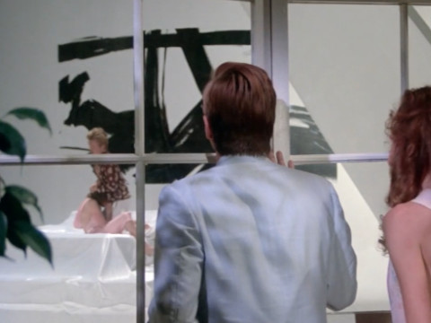 Куколд наблюдает за низменными желаниями своей жены