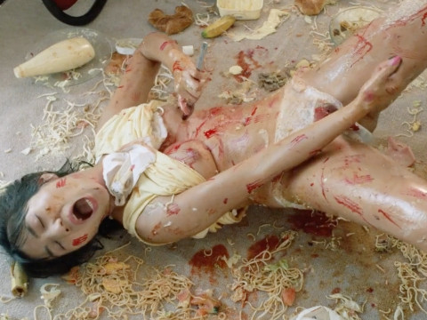 Девушка ставит секс эксперименты продолжая дело своего отца